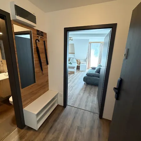 Royal Aura Residence-sarvar